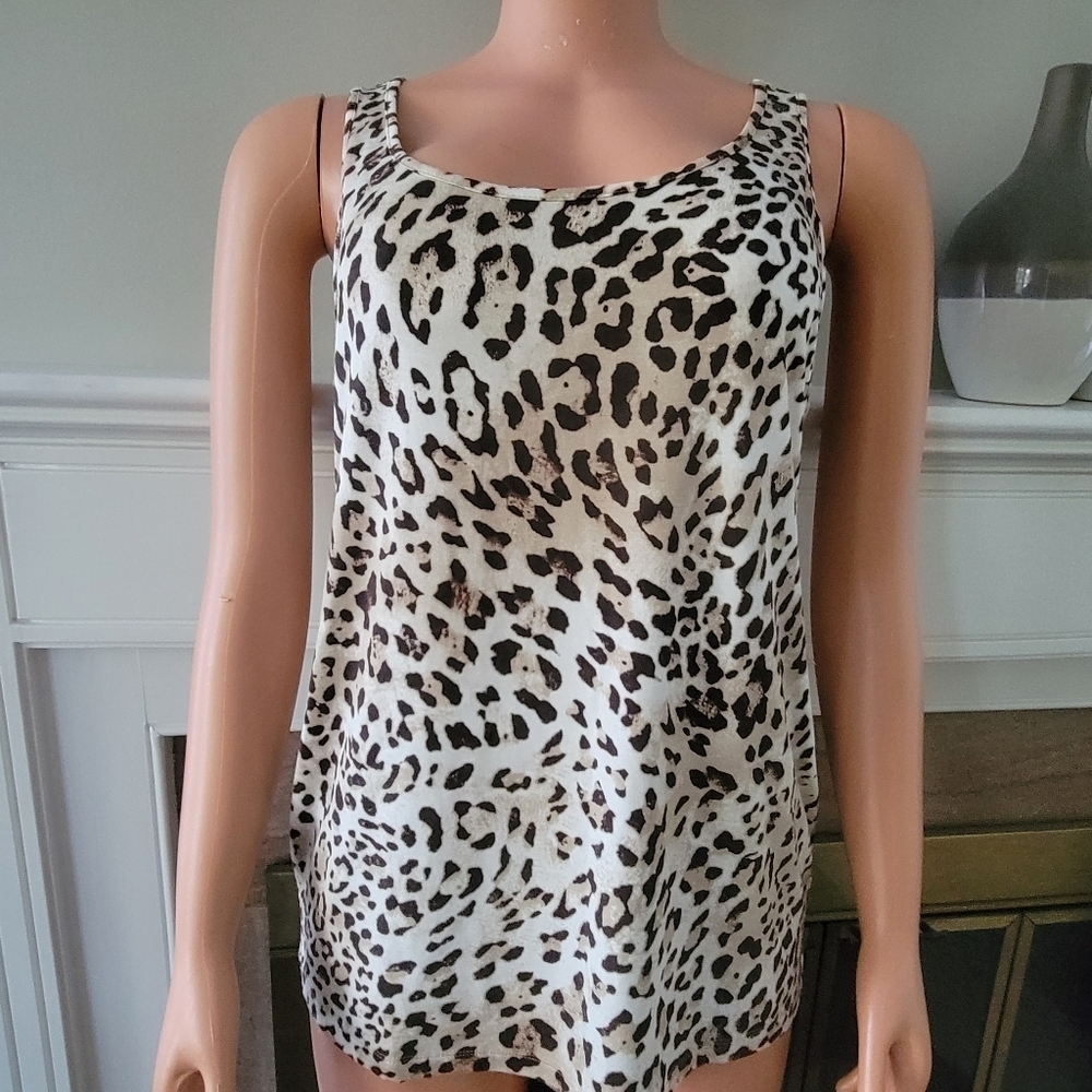 Chico's the ultimate tee NWT.